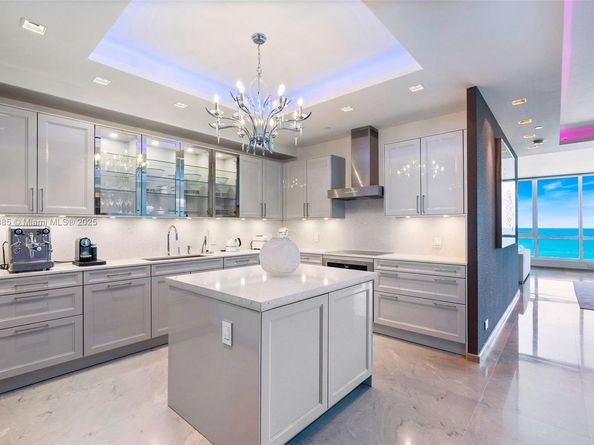 100 S Pointe Dr 2506, Miami Beach FL 33139