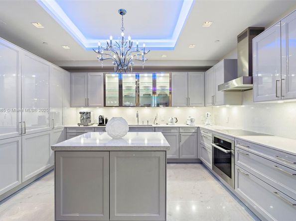 100 S Pointe Dr 2506, Miami Beach FL 33139