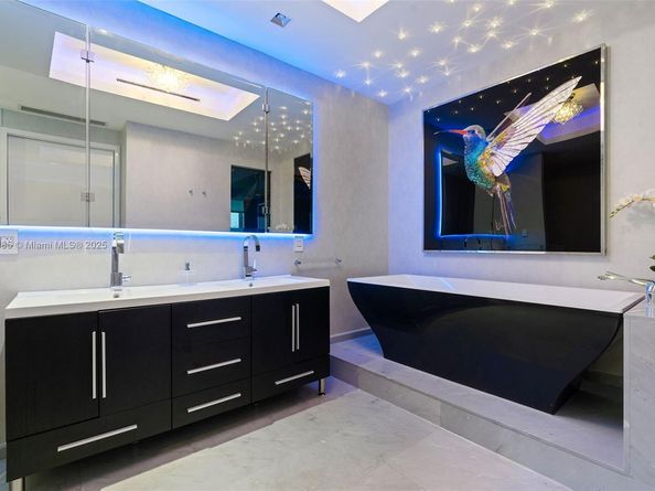 100 S Pointe Dr 2506, Miami Beach FL 33139