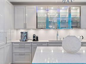 100 S Pointe Dr 2506, Miami Beach FL 33139