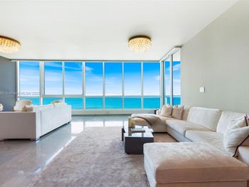 100 S Pointe Dr
