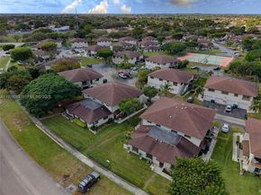 4605 SW 139th Ct 814, Miami FL 33175