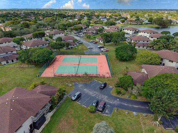 4605 SW 139th Ct 814, Miami FL 33175