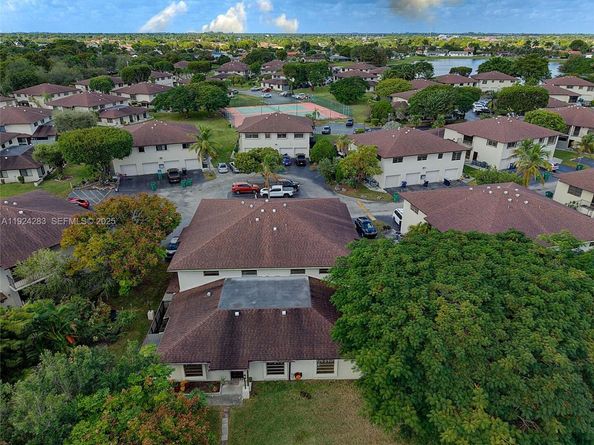 4605 SW 139th Ct 814, Miami FL 33175