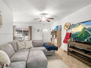 4605 SW 139th Ct 814, Miami FL 33175