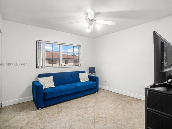 4605 SW 139th Ct 814, Miami FL 33175