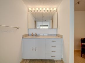 1623 Collins Ave 512, Miami Beach FL 33139