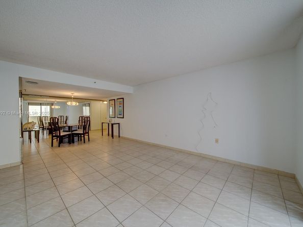 1623 Collins Ave 512, Miami Beach FL 33139