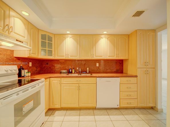 1623 Collins Ave 512, Miami Beach FL 33139