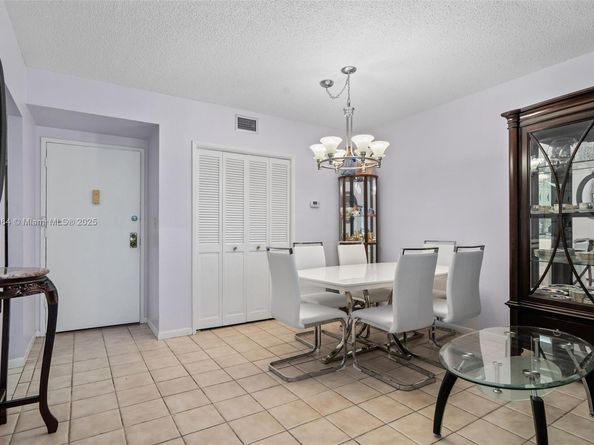 3800 Hillcrest Dr 210, Hollywood FL 33021