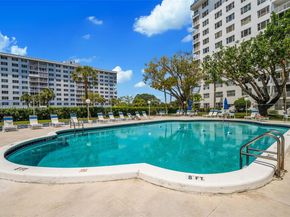 3800 Hillcrest Dr 210, Hollywood FL 33021