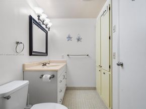 3800 Hillcrest Dr 210, Hollywood FL 33021