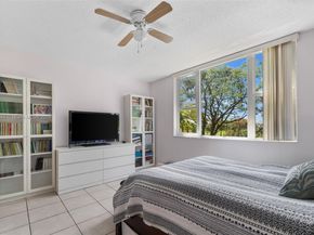 3800 Hillcrest Dr 210, Hollywood FL 33021