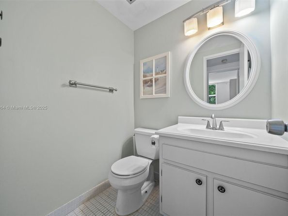 3800 Hillcrest Dr 210, Hollywood FL 33021