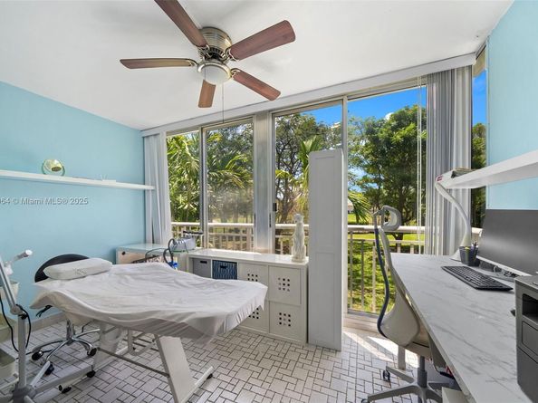 3800 Hillcrest Dr 210, Hollywood FL 33021