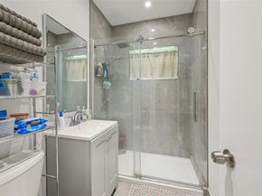 7845 NE Bayshore Ct 16, Miami FL 33138