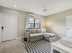 7845 NE Bayshore Ct 16, Miami FL 33138