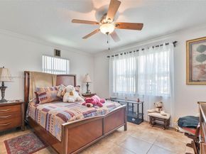9021 NW 13th St, Plantation FL 33322