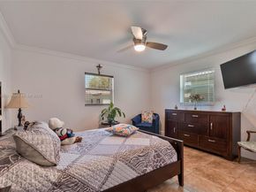 9021 NW 13th St, Plantation FL 33322