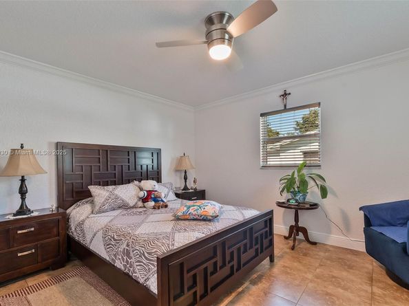 9021 NW 13th St, Plantation FL 33322