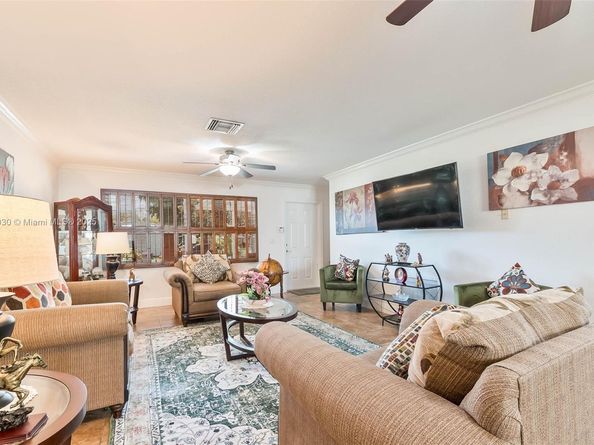 9021 NW 13th St, Plantation FL 33322