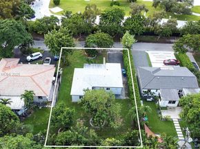 231 NE 43rd St, Miami FL 33137