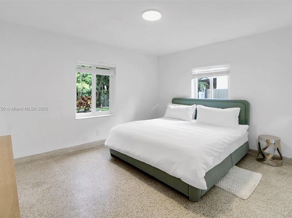 231 NE 43rd St, Miami FL 33137