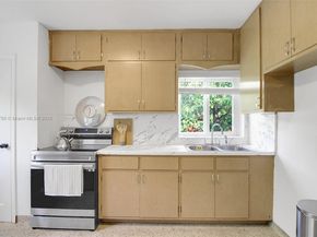 231 NE 43rd St, Miami FL 33137