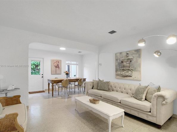 231 NE 43rd St, Miami FL 33137