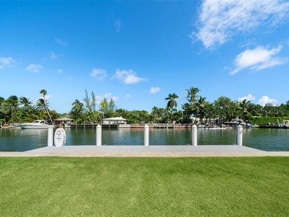 1041 W 48th St, Miami Beach FL 33140