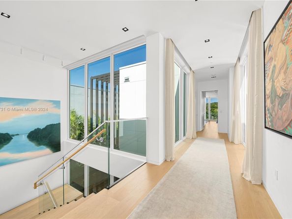 1041 W 48th St, Miami Beach FL 33140