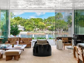 1041 W 48th St, Miami Beach FL 33140