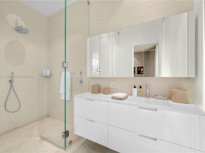 1041 W 48th St, Miami Beach FL 33140