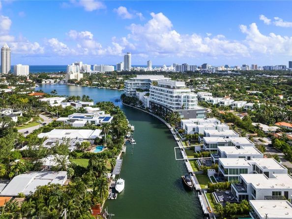 1041 W 48th St, Miami Beach FL 33140