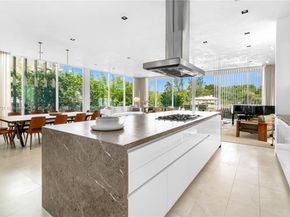 1041 W 48th St, Miami Beach FL 33140