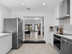 829 SW 4th Ct, Fort Lauderdale FL 33312