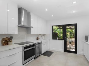 829 SW 4th Ct, Fort Lauderdale FL 33312