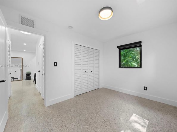 829 SW 4th Ct, Fort Lauderdale FL 33312