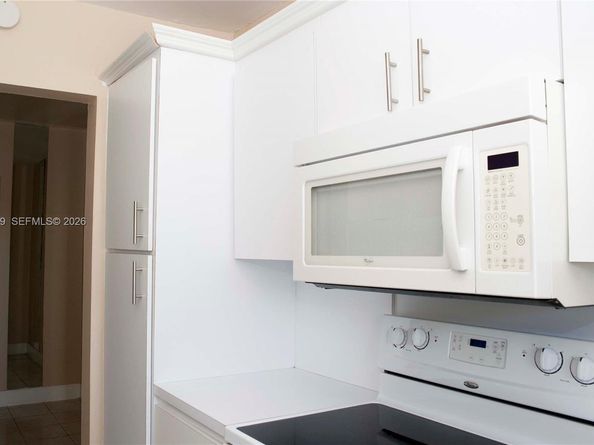 270 Layne Blvd 305, Hallandale Beach FL 33009