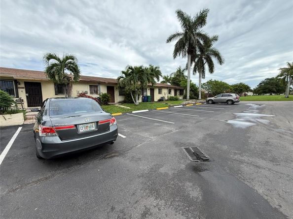 28210 SW 143rd Ct, Homestead FL 33033