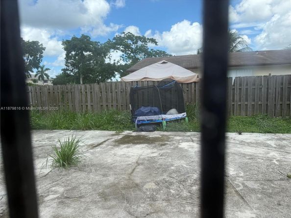 28210 SW 143rd Ct, Homestead FL 33033