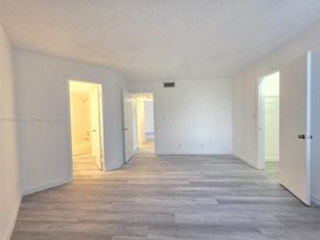210 Lake Pointe Dr 304, Oakland Park FL 33309