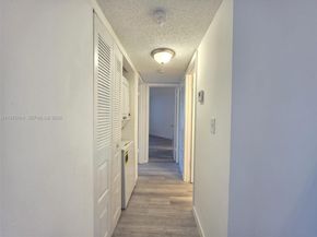 210 Lake Pointe Dr 304, Oakland Park FL 33309