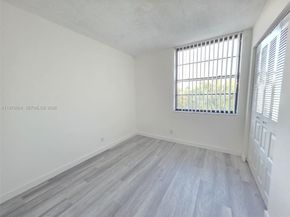 210 Lake Pointe Dr 304, Oakland Park FL 33309