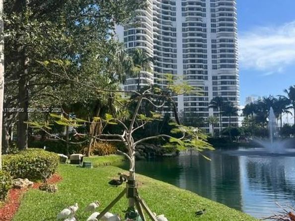 3530 Mystic Pointe Dr 1412, Aventura FL 33180