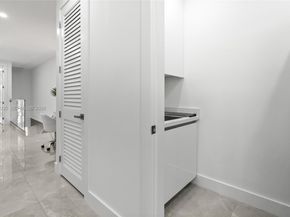 325 SW 16th St B, Fort Lauderdale FL 33315