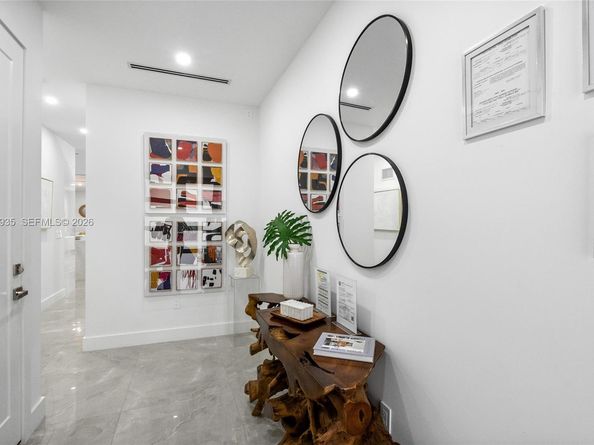 325 SW 16th St B, Fort Lauderdale FL 33315