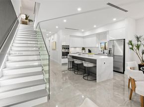 325 SW 16th St B, Fort Lauderdale FL 33315