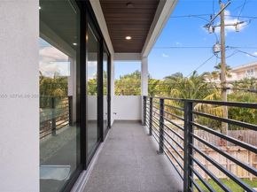 325 SW 16th St B, Fort Lauderdale FL 33315