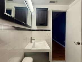 1127 Euclid Ave 203, Miami Beach FL 33139